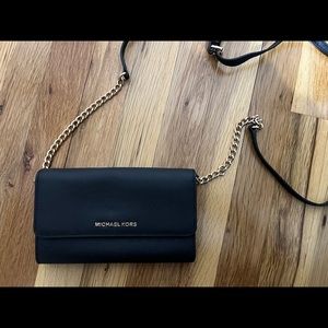 Micheal Kors crossbody purse